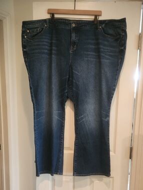 NWOT Torrid Sz 28R Mid-Rise Slim Bootcut Denim Jeans